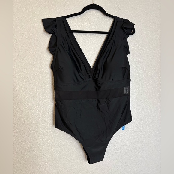 Cupshe Women's 2x NWT Black One Piece Swimsuit Ruffle V-Neck Mesh Waist Detail - Picture 1 of 12